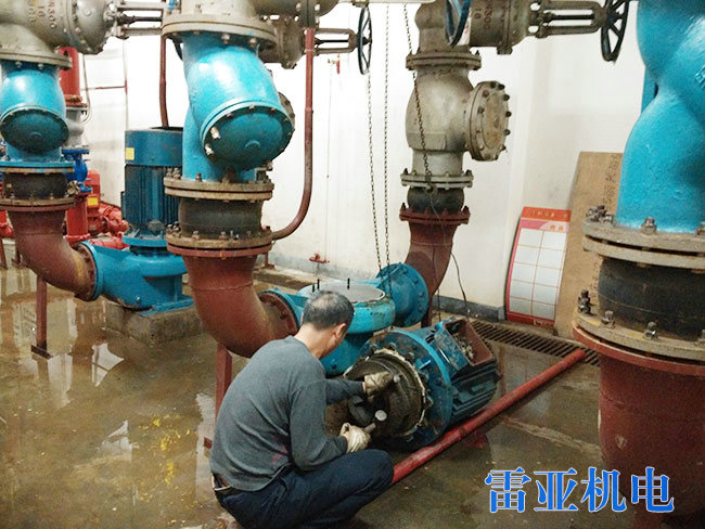 空調管道水泵維修1